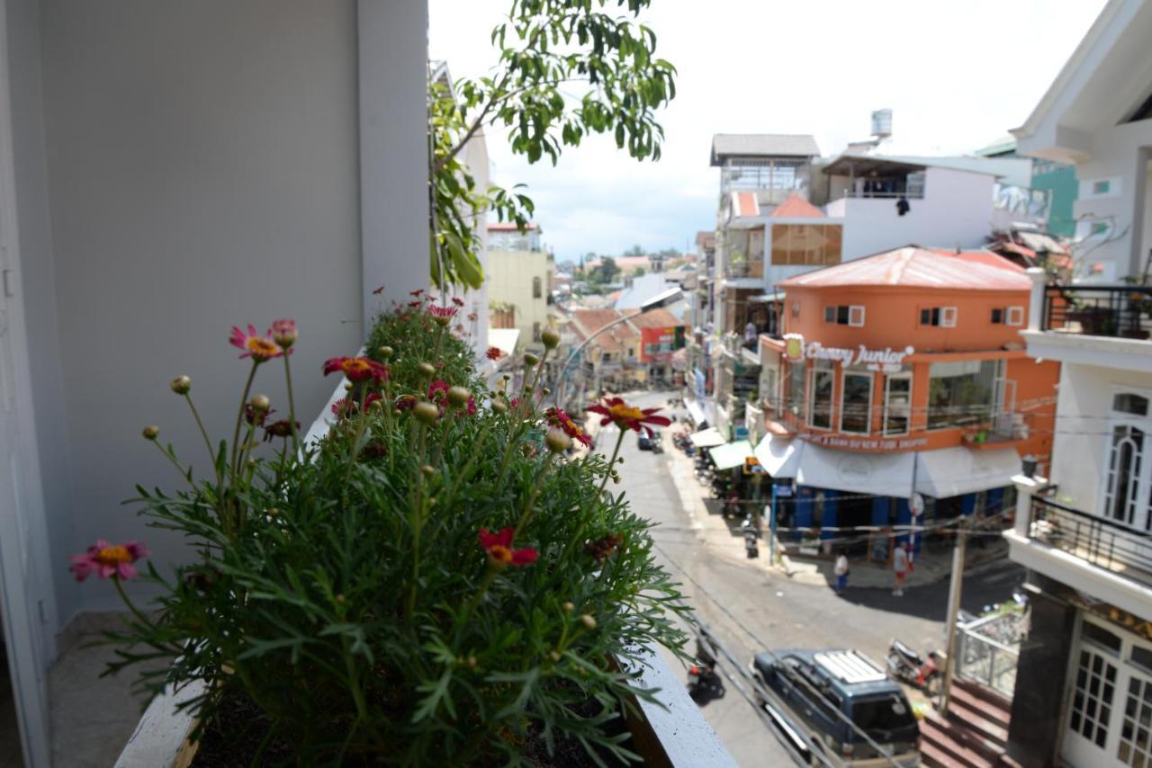 Amis Hotel Da Lat Exterior photo